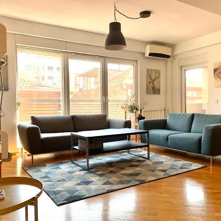 Modern On Perfect Location Apartament