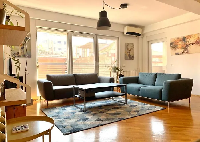 Modern On Perfect Location Apartment